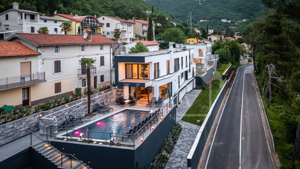 Vila u Mošćeničkoj Dragi